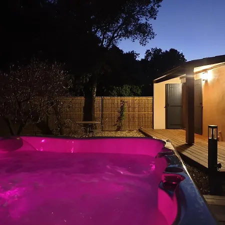 Gite De Charme Avec Jacuzzi En Garrigue Сasa de vacaciones
