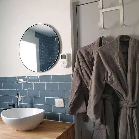 Сasa de vacaciones Gite De Charme Avec Jacuzzi En Garrigue Nimes