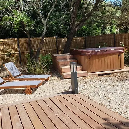 Gite De Charme Avec Jacuzzi En Garrigue * Nimes