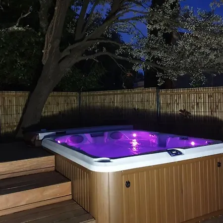 Сasa de vacaciones Gite De Charme Avec Jacuzzi En Garrigue *